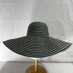 Daniele Meucci Black and White Striped Sun Hat